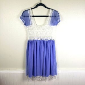 Women's UNIF White Lace Baby Doll Lavender Short Sleeve Mini Dress Size Medium